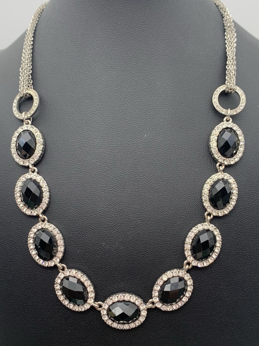 Vintage silver tone Elegant Black and clear rhinestone Oval Necklace 17”